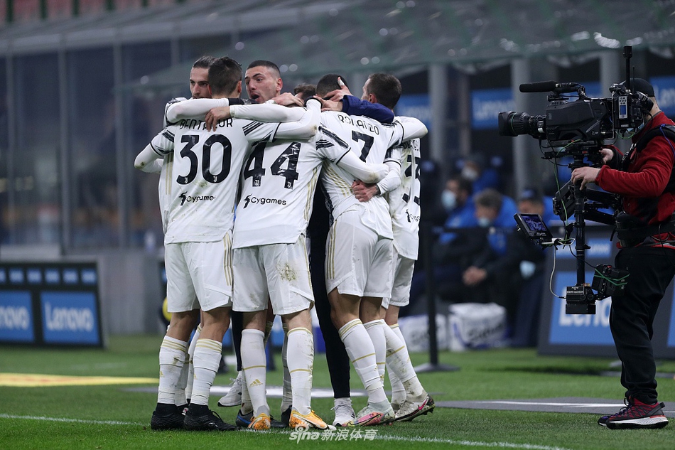 مباراةالأرجنتينوالبرتغالمواجهةأسطوريةبينميسيورونالدو